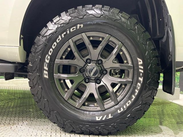 �y�I�[���e���[���^�C���z�I�t���[�h�ł̑��j���𔭊����Ă����A�I�[���e���[���^�C���𑕒��B�S�c�S�c���������ڂ��A���SUV�炵�����������ĂĂ���܂���