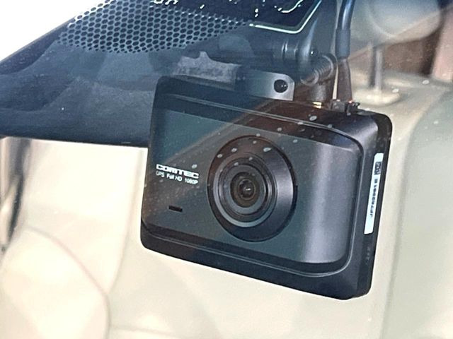 �y�h���C�u���R�[�_�[�z�h���C�u���R�[�_�[����!���s���͂������A������^�]�⎖�̂ɑ��������ہA�f���ŋL�^���A����̃��X�N�ɔ����܂��B���L�^�pSD�J�[�h�͂��q�l�����g�ł��������������K�v������܂��B