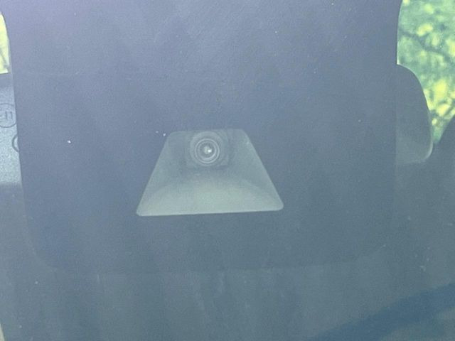 �y�G�}�[�W�F���V�[�u���[�L�z���s���ɑO���̎ԗ�����F�����A�Փ˂������Ȏ��͌x��ƃu���[�L�ŏՓˉ���Ɣ�Q�y�����A�V�X�g�B�����S�Ƀh���C�u�����y���݂��������܂��B