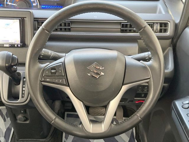 �y�����v�����X�e�A�����O�z�㎿�Ȋv���g�p���邱�ƂŁA��ɂ����������݂ƂĂ��^�]���₷���n���h���ł���