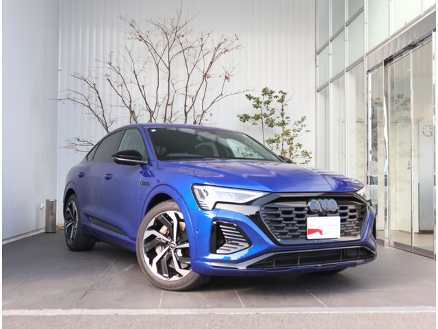 Q8スポーツバック e-tron55 クワトロ Sライン 4WD
