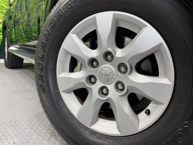 �y����17�C���`�A���~�z�C�[���z�O�ςɃ}�b�`���������A���~�z�C�[���𑕒����Ă���܂��B�e��ЊO�A���~�z�C�[����A�X�^�b�h���X�^�C�����戵�����Ă���܂��B���񂲑��k����������