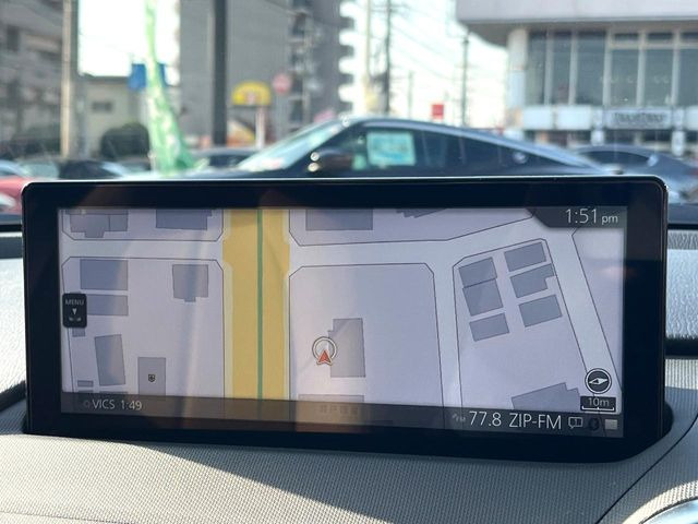 �y8.8�C���`�}�c�_�R�l�N�g�z�ԓ��̕��͋C�Ƀ}�b�`������^�̃f�B�X�v���C�B�X�}�z�ڑ��ł̃i�r�g�p��Bluetooth�Đ����A�l�X�ȋ@�\���y���߂܂��B�����I�ȃ_�C�������삪�\�ŁA�g��������ǍD�ł��B