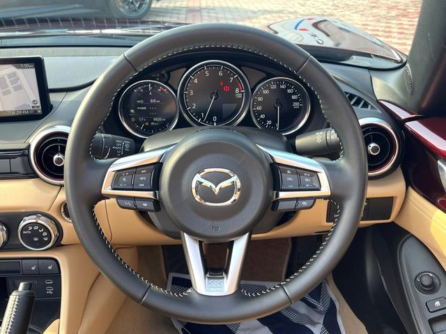 �y�����v�����X�e�A�����O�z�㎿�Ȋv���g�p���邱�ƂŁA��ɂ����������݂ƂĂ��^�]���₷���n���h���ł���