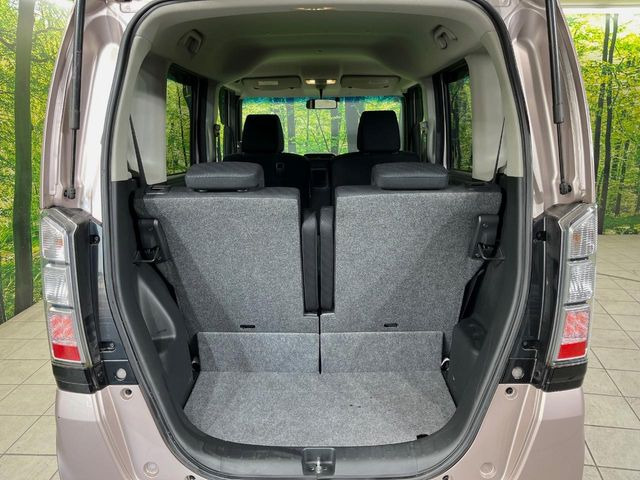 ���i�̂���������ʋ΁A���}���ɏ\���ȉ׎��X�y�[�X���m�ۂ��Ă���܂��B�Z�J���h�V�[�g��|���ƁA�傫�ȉו��̐ύڂ��\�ł���