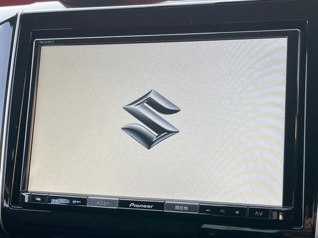 �y�����i�r�z�l�C�̏����i�r�𑕔����Ă���܂��B�i�r�̎g���₷���͂������A�I�[�f�B�I�@�\���[��!�L�����v�◷�s�͂������A�ʋ΂┃�����ȂǕ��i�̃h���C�u���y�����Ȃ�͂���