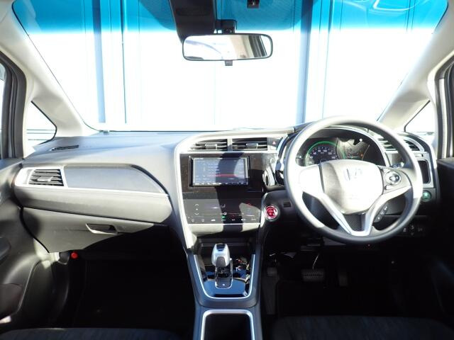 �C���p�l�摜�ɂȂ�܂��B�ԓ��͐��Ǝ҂ɂĎ����N���[�j���O�{�H�ς݂Ȃ̂ŁA��ϐ����ł��B