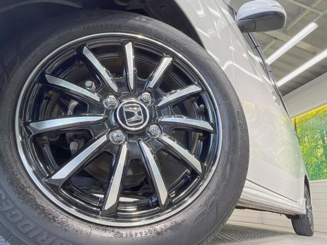 �y����14�C���`�A���~�z�C�[���z�O�ςɃ}�b�`���������A���~�z�C�[���𑕒����Ă���܂��B�e��ЊO�A���~�z�C�[����A�X�^�b�h���X�^�C�����戵�����Ă���܂��B���񂲑��k����������