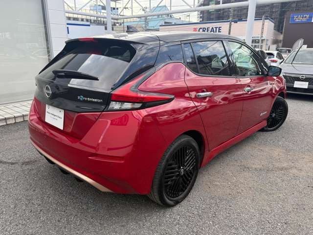 リーフe+ X 90周年記念車