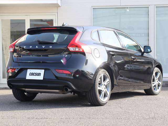 �G���W���I�C���̓t�����X��MOTUL(���`���[��)���g�p���Ă��܂��B�V���{���{�e���f���ɓK������قȂ�S�x�̃I�C�������p�ӂ��Ă��܂��B