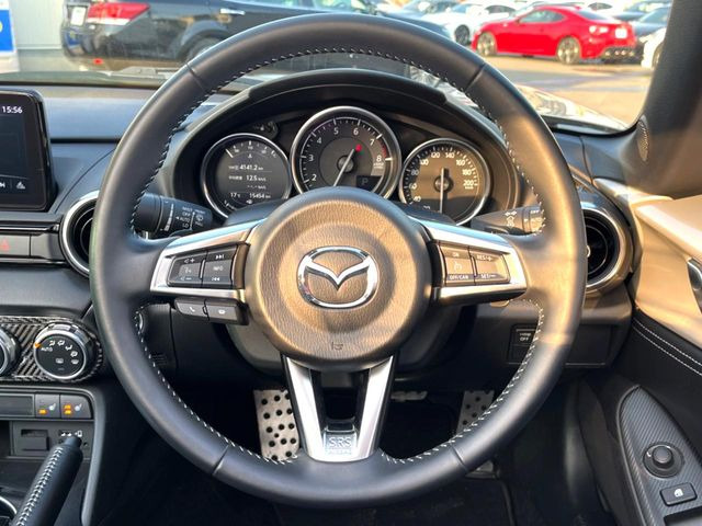 �y�����v�����X�e�A�����O�z�㎿�Ȋv���g�p���邱�ƂŁA��ɂ����������݂ƂĂ��^�]���₷���n���h���ł���