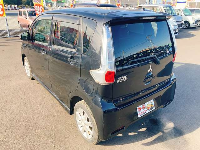 ���X�ł͌y�����Ԃ��畁�ʎԂ܂ŕ��L���I�[�����[�J�[�̎Ԏ�E�F�E�O���[�h��L�x�ɑ����Ă���܂��B