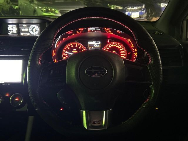 �y�����v�����X�e�A�����O�z�㎿�Ȋv���g�p���邱�ƂŁA��ɂ����������݂ƂĂ��^�]���₷���n���h���ł���