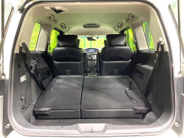 ���i�̂���������ʋ΁A���}���ɏ\���ȉ׎��X�y�[�X���m�ۂ��Ă���܂��B�Z�J���h�V�[�g��|���ƁA�傫�ȉו��̐ύڂ��\�ł���