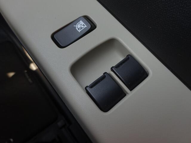 ���Еۏ؂ł͔[�ԓ����瑖�s�����������ŁA���Օi�������S�Ă̕��i��1�N�ԕۏ؂��܂��B(�����ԗ��Ɋւ��ĉˑ����u�͕ۏؑΏۊO�ƂȂ�܂�)(�O���Y�Ԃ͋���5,000km�܂Ŕ��N��)