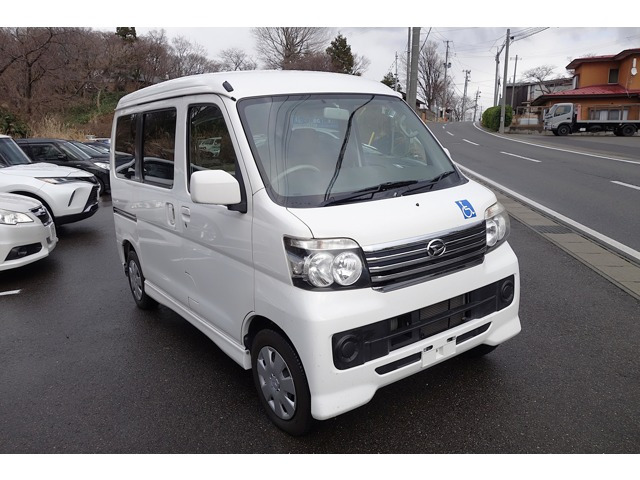 アトレーワゴンフレンドシップ スローパー リヤシートレス仕様 折り畳み補助シート付 4WD