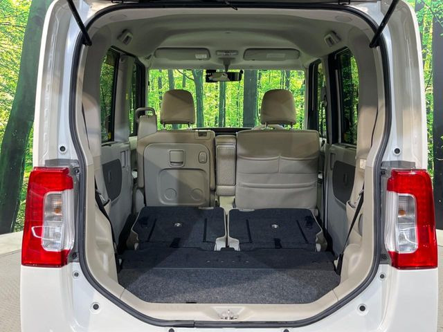 普段のお買い物や通勤、送迎等に十分な荷室スペースを確保しております。セカンドシートを倒すと、大きな荷物の積載も可能です♪