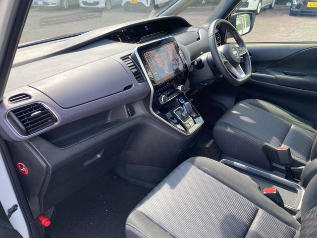 セレナ1.2 e-POWER ハイウェイスターV