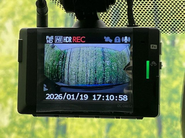 �y�h���C�u���R�[�_�[�z�h���C�u���R�[�_�[����!���s���͂������A������^�]�⎖�̂ɑ��������ہA�f���ŋL�^���A����̃��X�N�ɔ����܂��B���L�^�pSD�J�[�h�͂��q�l�����g�ł��������������K�v������܂��B