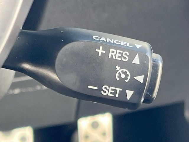 �y�N���[�Y�R���g���[���z�������H�����N���N���s�B�A�N�Z���𗣂��Ă���葬�x�ő��s���ł��A�������^�]���̕��S���y��!�����E�������ȒP�ȃX�C�b�`����Œ����ł��܂��B