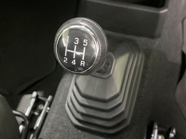 【フロア5速MT】走りの5速MT!!スポーティーな走行をお楽しみいただけます♪