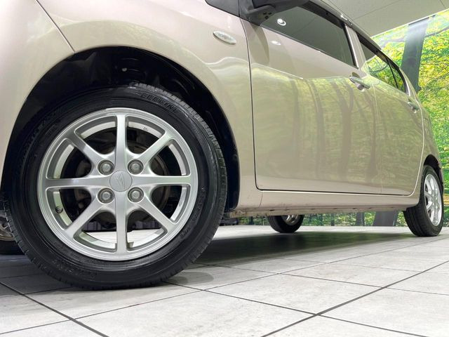 �y����14�C���`�A���~�z�C�[���z�O�ςɃ}�b�`���������A���~�z�C�[���𑕒����Ă���܂��B�e��ЊO�A���~�z�C�[����A�X�^�b�h���X�^�C�����戵�����Ă���܂��B���񂲑��k����������