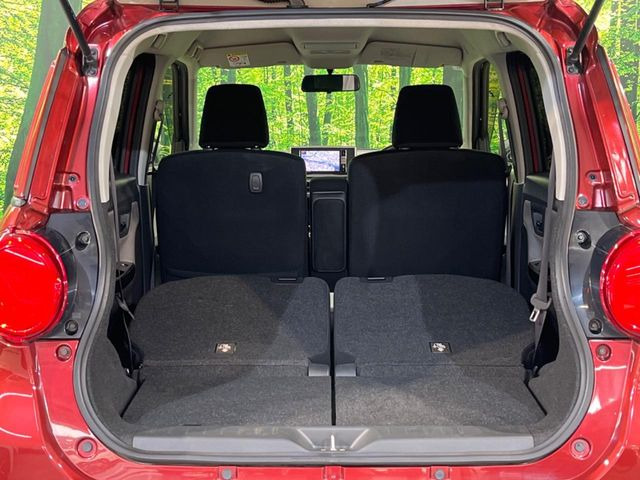 ���i�̂���������ʋ΁A���}���ɏ\���ȉ׎��X�y�[�X���m�ۂ��Ă���܂��B�Z�J���h�V�[�g��|���ƁA�傫�ȉו��̐ύڂ��\�ł���