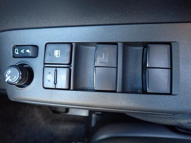 �d���i�[���h�A�~���[�E�p���[�E�B���h�E�������Ă��܂��B