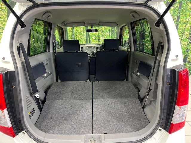 ���i�̂���������ʋ΁A���}���ɏ\���ȉ׎��X�y�[�X���m�ۂ��Ă���܂��B�Z�J���h�V�[�g��|���ƁA�傫�ȉו��̐ύڂ��\�ł���