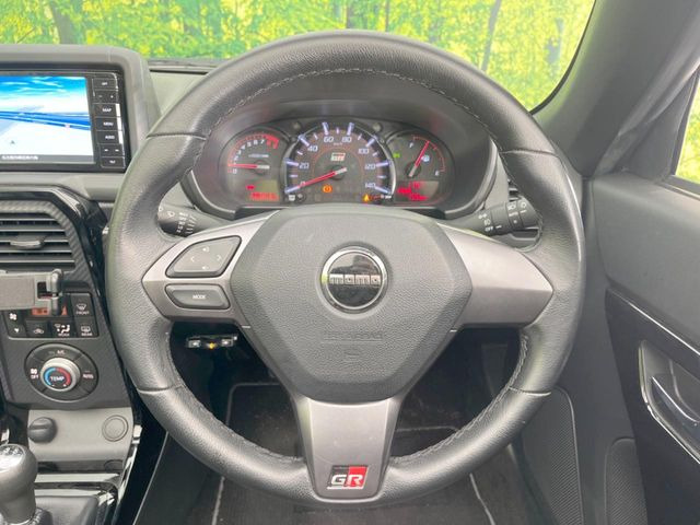 �y�X�e�A�����O�X�C�b�`�z�^�]���A�O������ڐ������炷���ƂȂ��A�I�[�f�B�I���̑��삪�\�ȕ֗��@�\!���S&���K�ȃh���C�u�����o���Ă���܂���