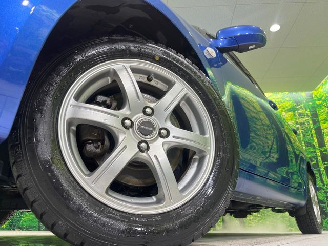 �y15�C���`�A���~�z�C�[���z�O�ςɃ}�b�`�����A���~�z�C�[���𑕒����Ă���܂��B�e��A���~�z�C�[����A�X�^�b�h���X�^�C�����戵�����Ă���܂��B���񂲑��k����������