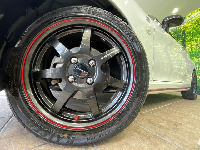 �y16�C���`�A���~�z�C�[���z�O�ςɃ}�b�`�����A���~�z�C�[���𑕒����Ă���܂��B�e��A���~�z�C�[����A�X�^�b�h���X�^�C�����戵�����Ă���܂��B���񂲑��k����������