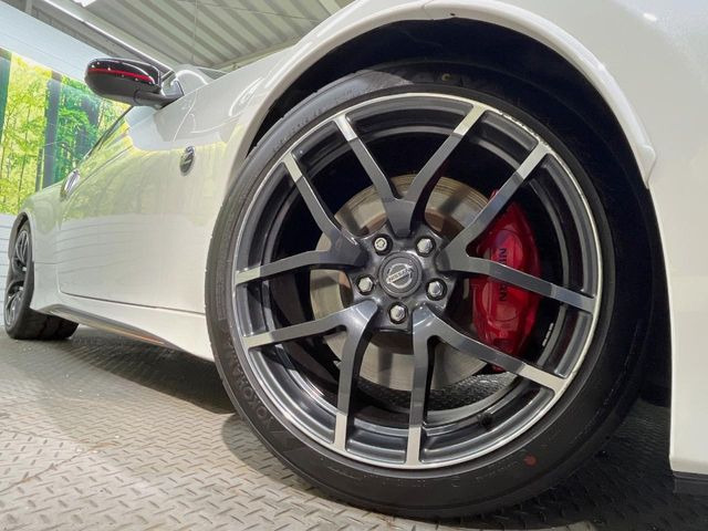 �y�������C�Y��19�C���`�A���~�z�C�[���z�O�ςɃ}�b�`���������A���~�z�C�[���𑕒����Ă���܂��B�e��ЊO�A���~�z�C�[����A�X�^�b�h���X�^�C�����戵�����Ă���܂��B���񂲑��k����������