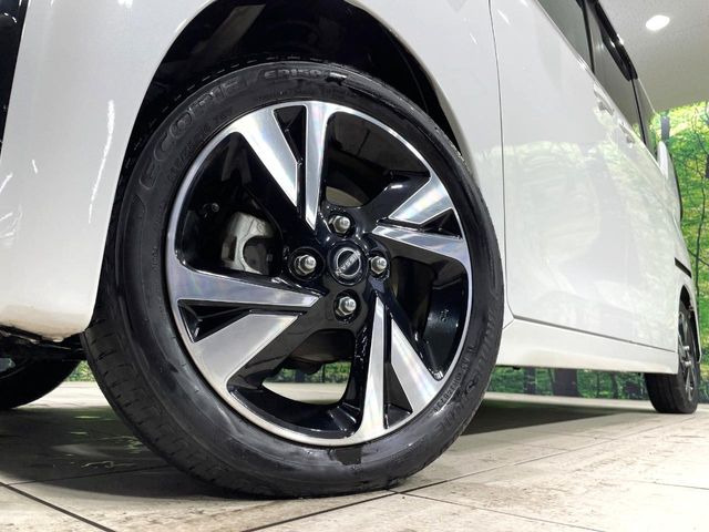 �y����15�C���`�A���~�z�C�[���z�O�ςɃ}�b�`���������A���~�z�C�[���𑕒����Ă���܂��B�e��ЊO�A���~�z�C�[����A�X�^�b�h���X�^�C�����戵�����Ă���܂��B���񂲑��k����������