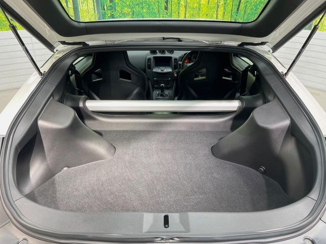 ���i�̂���������ʋ΁A���}���ɏ\���ȉ׎��X�y�[�X���m�ۂ��Ă���܂���