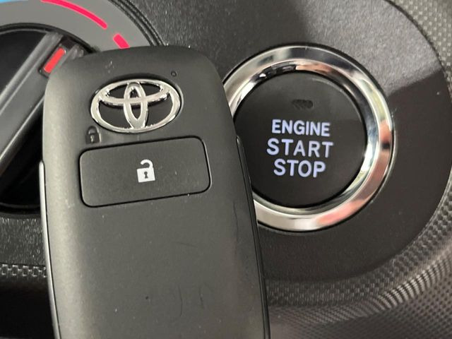 �y�X�}�[�g�L�[�z�J�o����|�P�b�g�ɓ��ꂽ�܂܂ł��h�A�̎{���E�������\�ȃX�}�[�g�L�[�𑕔��B�G���W���̃I���E�I�t�����J�M�����o���K�v����������Ƃ��Ă��֗��ł���