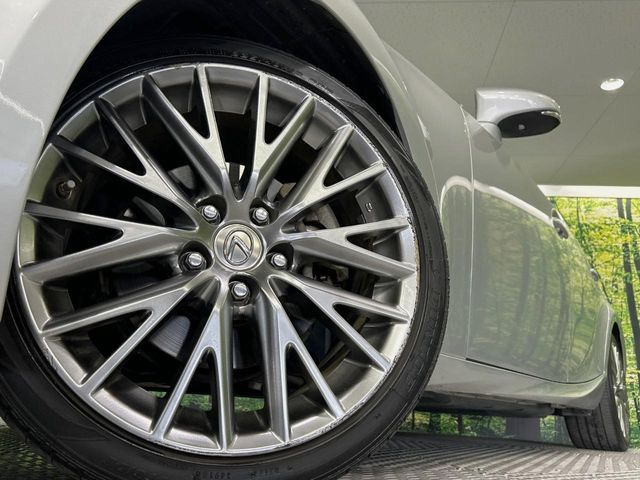 �y����18�C���`�A���~�z�C�[���z�O�ςɃ}�b�`���������A���~�z�C�[���𑕒����Ă���܂��B�e��ЊO�A���~�z�C�[����A�X�^�b�h���X�^�C�����戵�����Ă���܂��B���񂲑��k����������