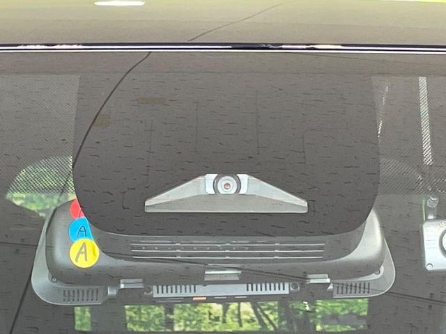 �y�g���^�Z�[�t�e�B�Z���X�z���s���ɑO���̎ԗ�����F�����A�Փ˂������Ȏ��͌x��ƃu���[�L�ŏՓˉ���Ɣ�Q�y�����A�V�X�g�B�����S�Ƀh���C�u�����y���݂��������܂��B