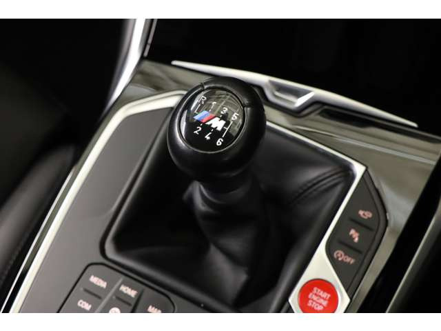 ���ڂ����3.0L����6�C���G���W���́ABMW���ւ�&ldquo;�삯�ʂ��銽��&rdquo;�𑶕��ɑ̊��ł���p���[���j�b�g�ł��B