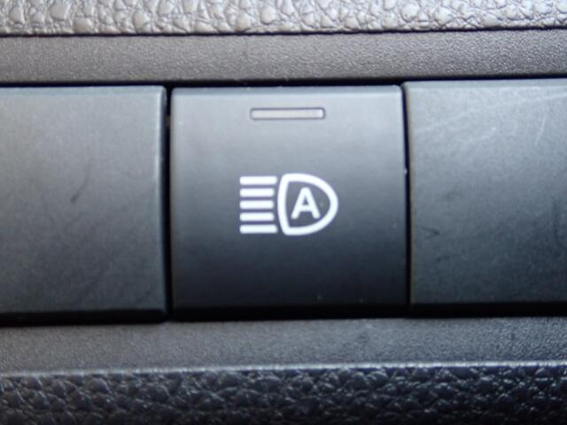 �Ό��Ԃ̃w�b�h�����v�ȂǑO���̖��邳�����m���A�n�C�r�[���ƃ��[�r�[��������킸��킹�邱�ƂȂ������Ő؂�ւ��܂��B��s�Ԃ�Ό��ԂȂǂ����Ȃ����ɂ̓n�C�r�[���֐؂�ւ��A�����܂Ō��ʂ����m�ۂ����S������