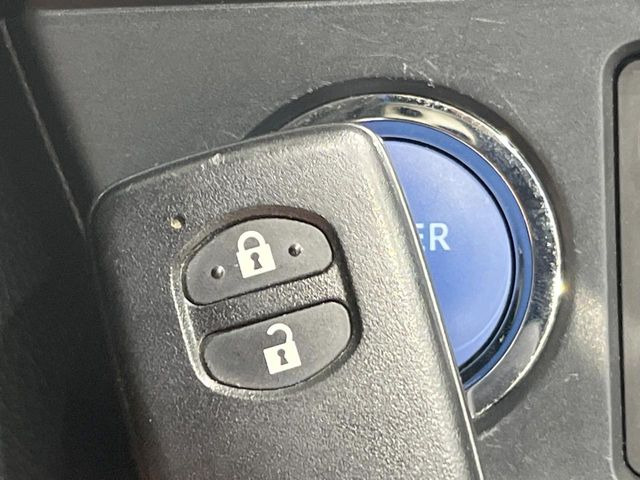 �y�X�}�[�g�L�[�z�J�o����|�P�b�g�ɓ��ꂽ�܂܂ł��h�A�̎{���E�������\�ȃX�}�[�g�L�[�𑕔��B�G���W���̃I���E�I�t�����J�M�����o���K�v����������Ƃ��Ă��֗��ł���