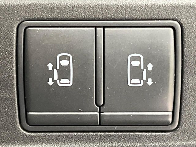 【両側パワースライドドア】スマートキーや運転席のスイッチで後席両側スライドドアの開閉が可能♪電動だから力を入れてドアを開ける必要が無く、小さなお子様でも簡単に開け閉めでき快適です♪v