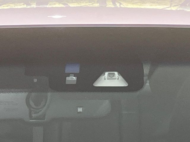 �y�z���_�Z���V���O�z���s���ɑO���̎ԗ�����F�����A�Փ˂������Ȏ��͌x��ƃu���[�L�ŏՓˉ���Ɣ�Q�y�����A�V�X�g�B�����S�Ƀh���C�u�����y���݂��������܂��B