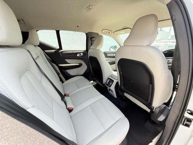 XC40ウルトラ B4 AWD 4WD