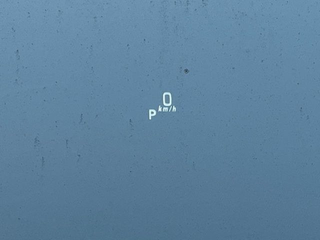 �y�w�b�h�A�b�v�f�B�X�v���C�z���݂̑��x�⑖�s�����f�W�^���\���ŉ^�]�ȑO���̃K���X�ɓ��e!�^�]���A�ڐ������炳���K�v�ȏ����m�F�ł���̂łƂ��Ă��֗��ň��S!