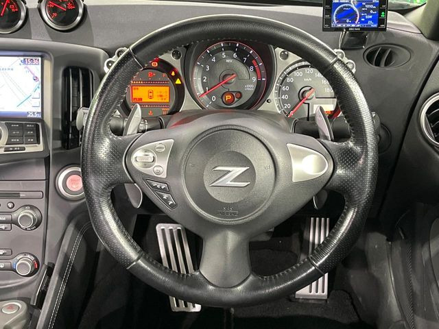 �y�����v�����X�e�A�����O�z�㎿�Ȋv���g�p���邱�ƂŁA��ɂ����������݂ƂĂ��^�]���₷���n���h���ł���