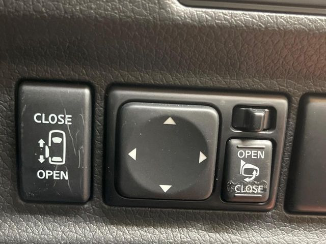 �y�p���[�X���C�h�h�A�z�X�}�[�g�L�[��^�]�Ȃ̃X�C�b�`�ŃX���C�h�h�A�̊J���\���d��������͂����ăh�A���J����K�v������܂���B