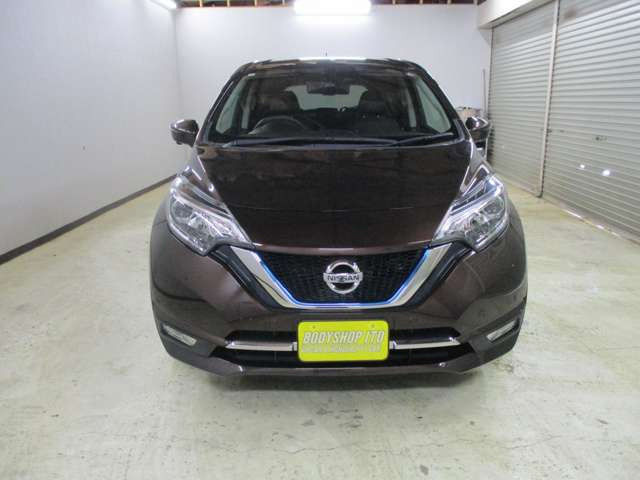 ノート1.2 e-POWER メダリスト FOUR 4WD