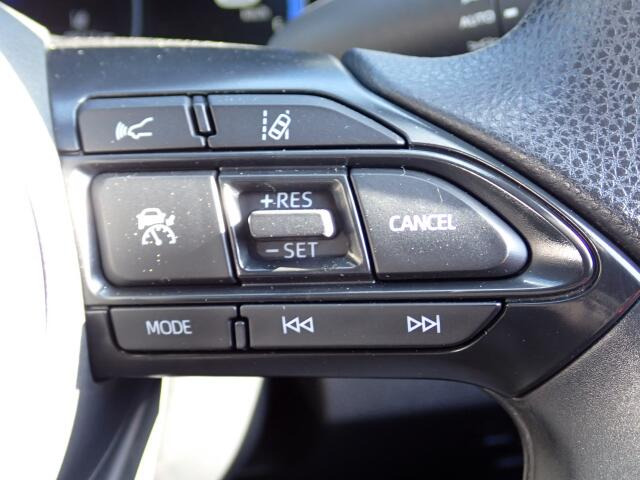 �y�N���[�Y�R���g���[���z�������H�ł̒��������s���y�Ɂ�A�N�Z���y�_���𓥂܂��Ɏԑ������ɕۂ��Ƃ��\�ł��B�O���̎ԗ������m���ĎԊԂ�ۂ悤�ɑ��x���߂��Ă���܂�!!