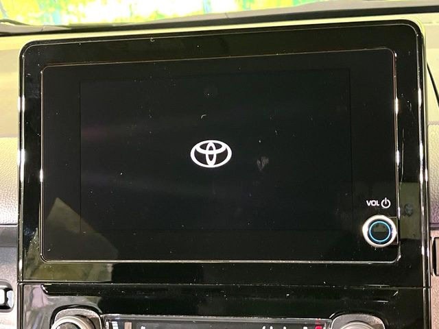 �y8�C���` �f�B�X�v���C�I�[�f�B�I�z���ʂ̃f�B�X�v���C��AppleCarPlay��AndroidAuto�����p�\�B�傫�ȉ�ʂŃX�}�z�i�r�A�v���������p���������܂���